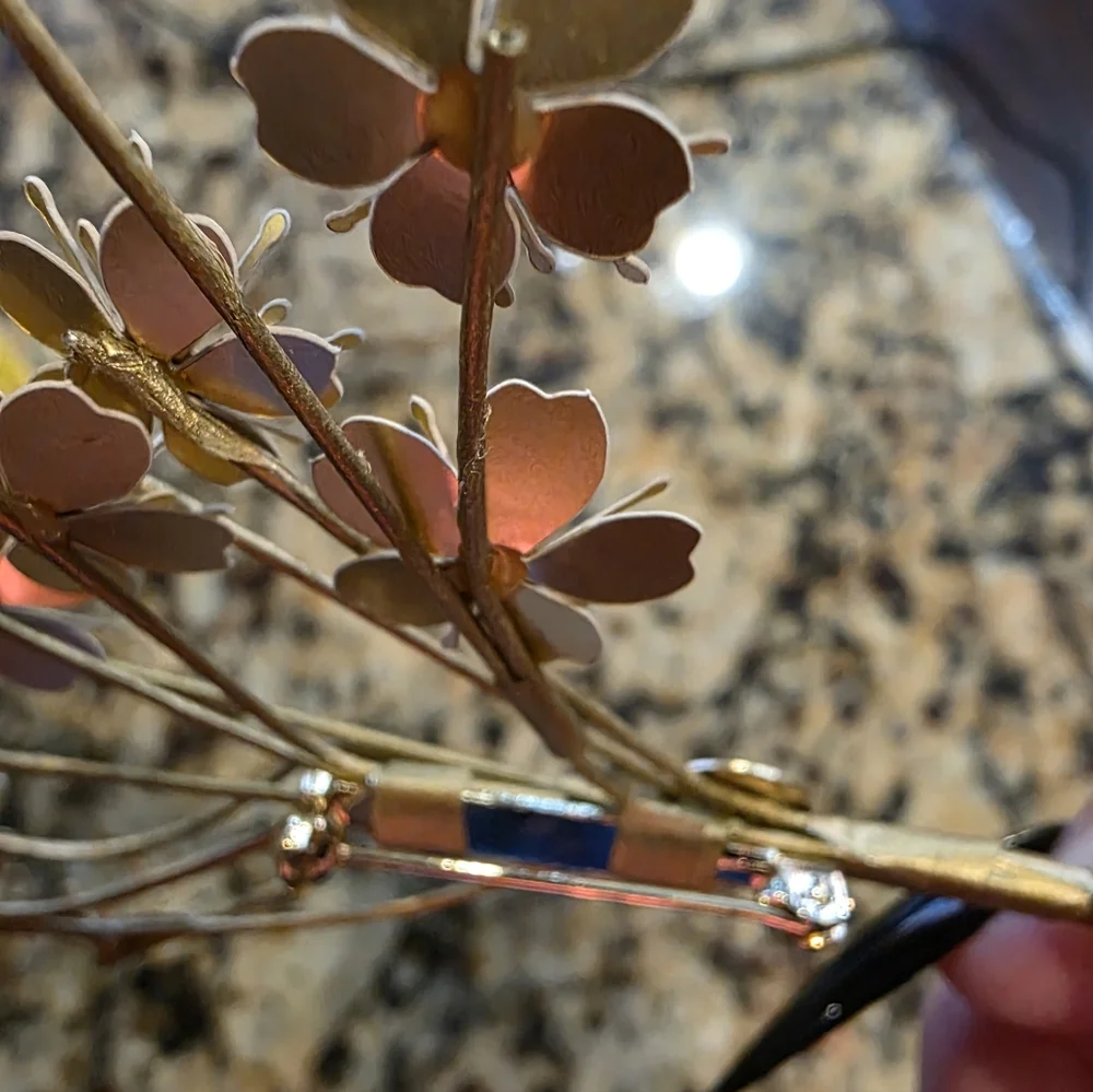 Dior 2023 Year Of Tiger Limitd Edition Gold Flower Brooch - Picture 6 of 6